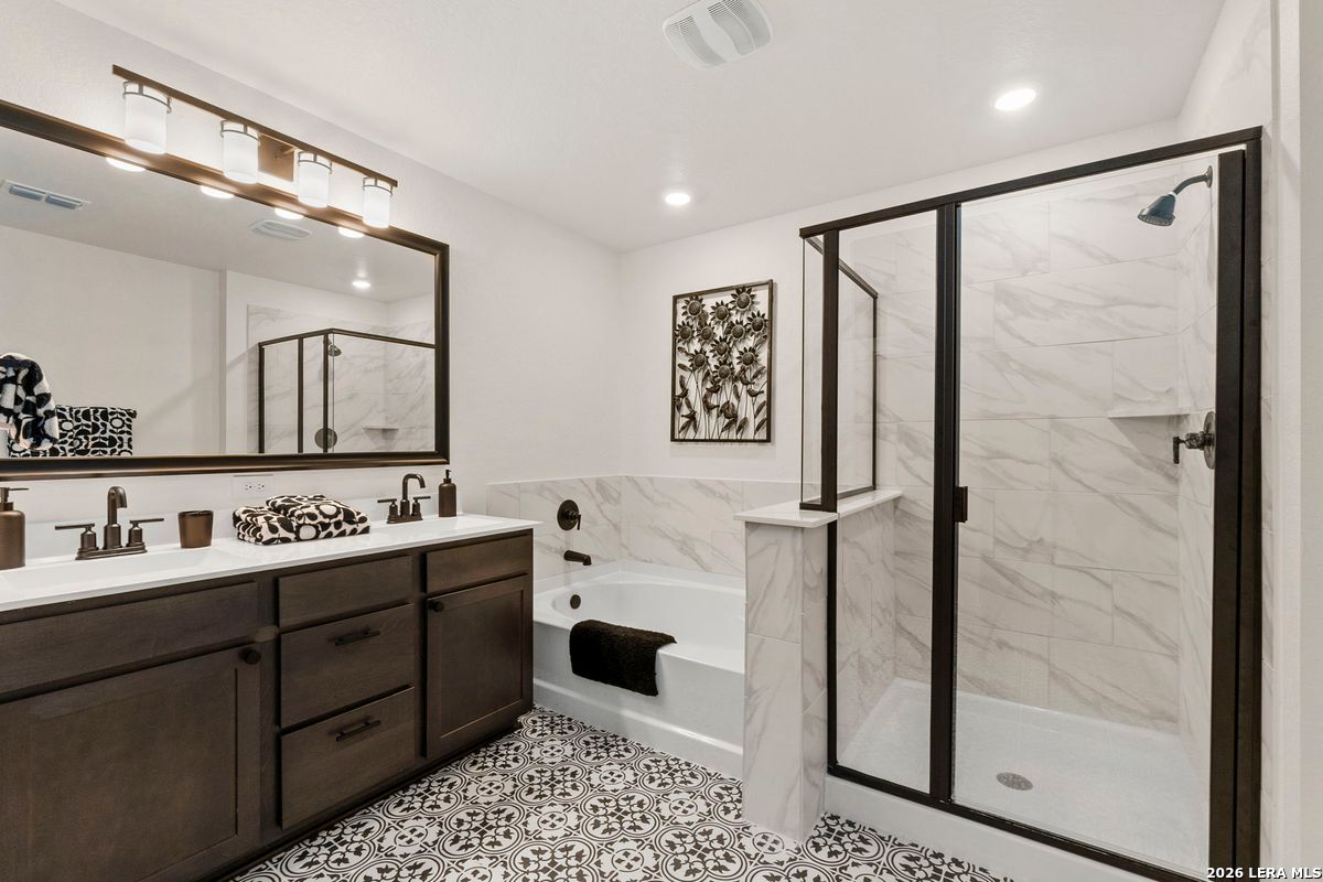 14839 Vance Jackson UNIT 1101
