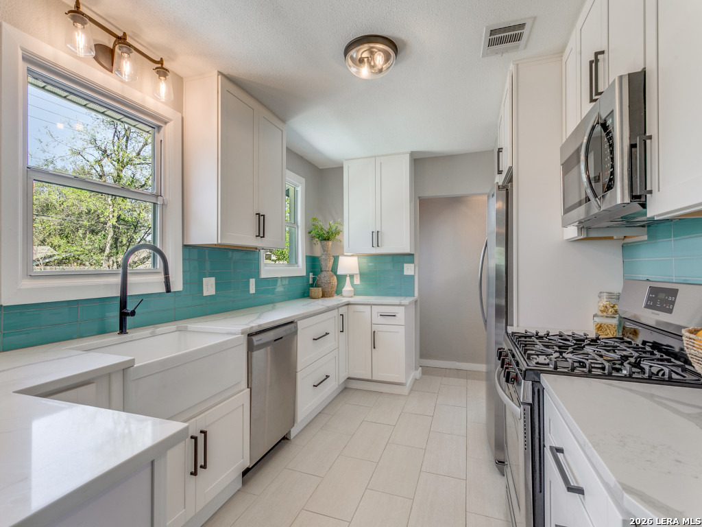 611 Greenwich Blvd