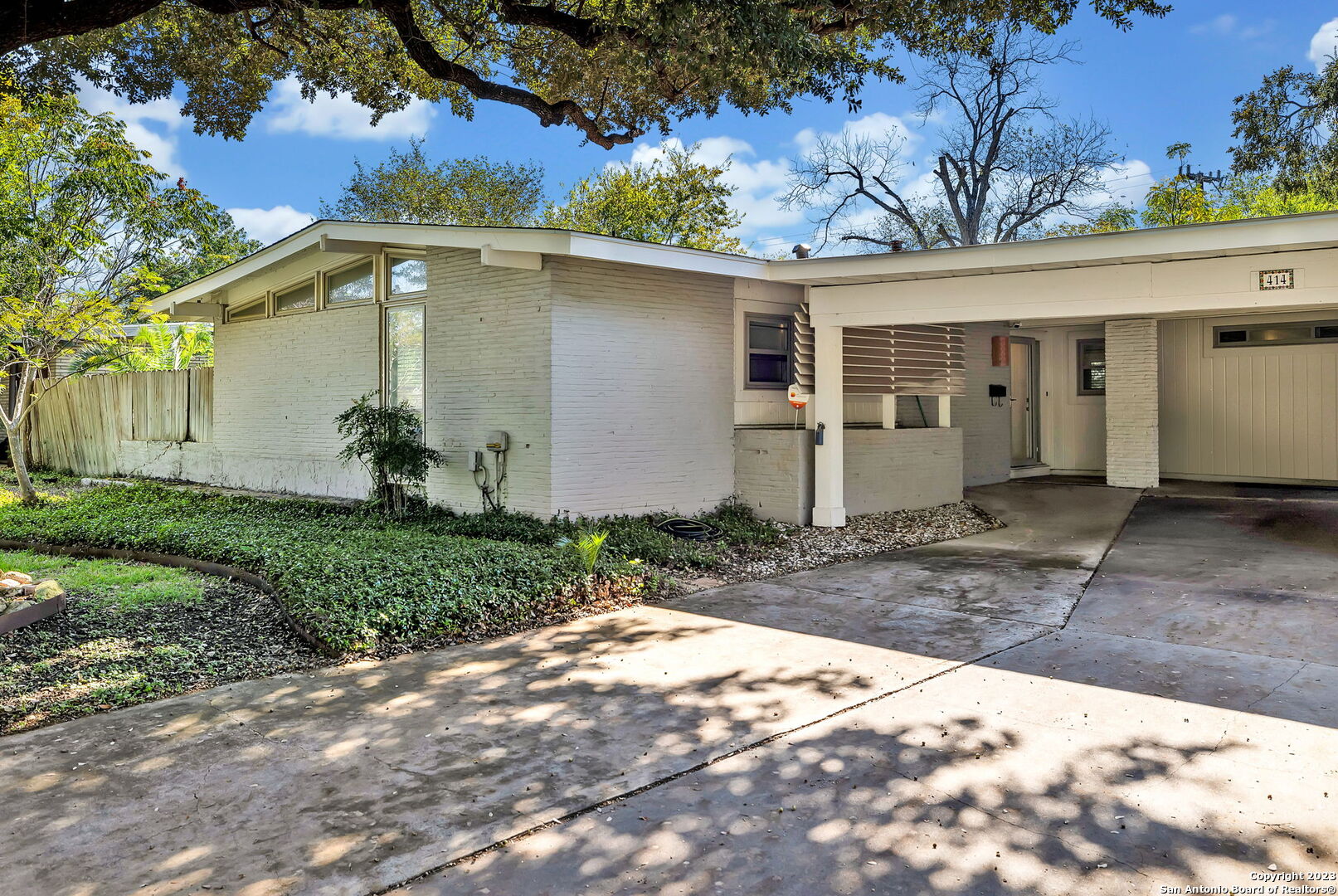 414 Laramie Dr