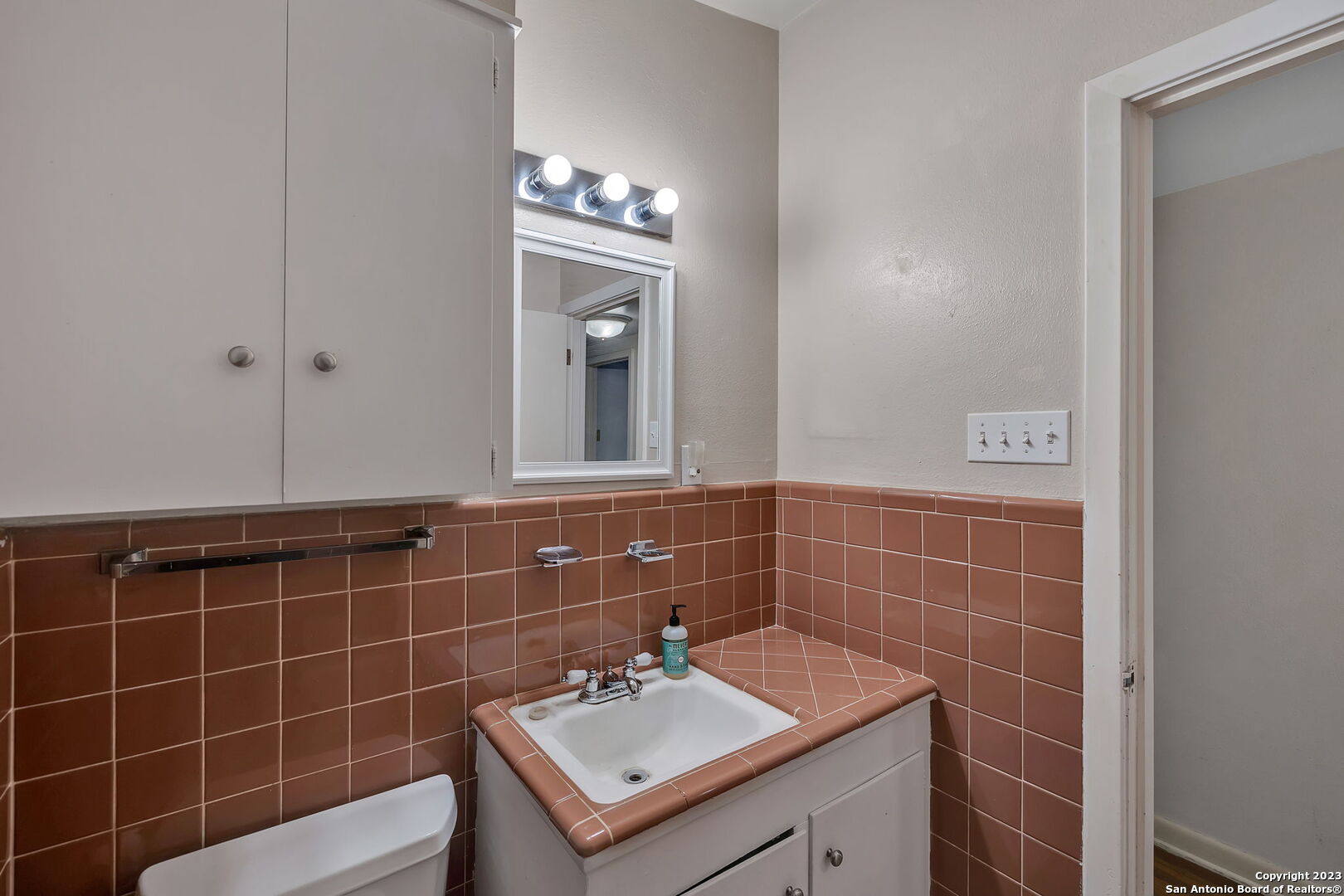 414 Laramie Dr