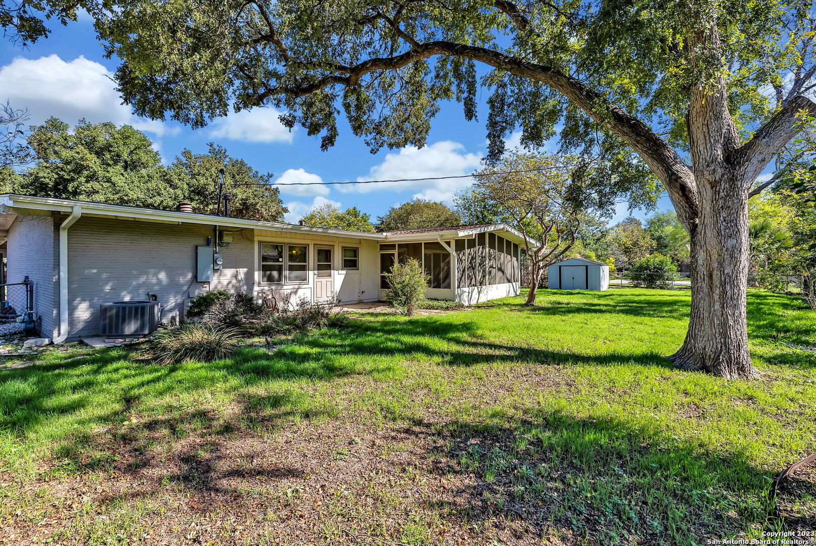 414 Laramie Dr