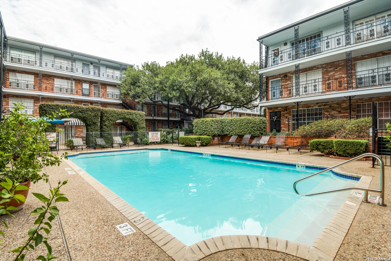 8401 N New Braunfels 207A