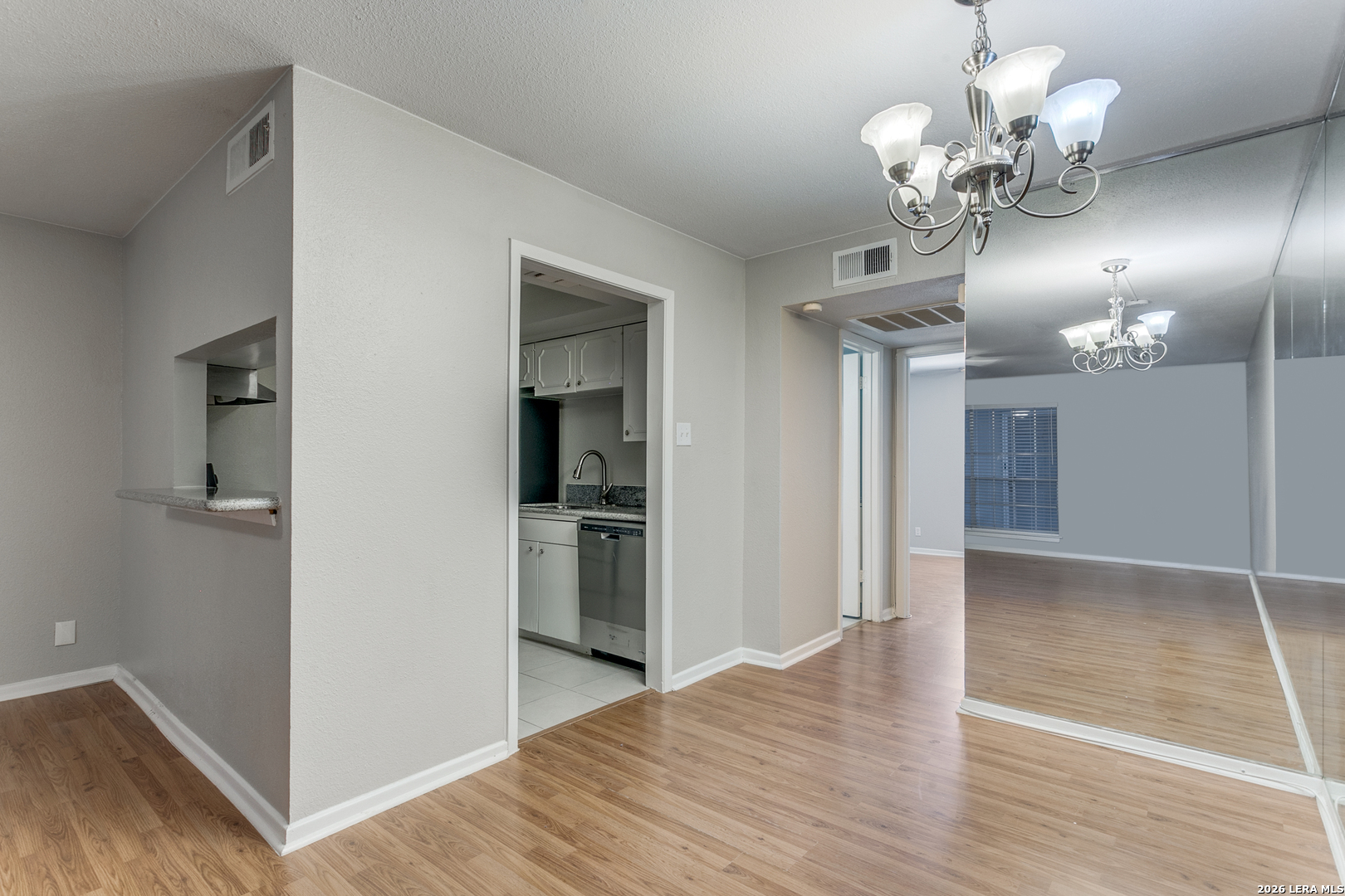 8401 N New Braunfels 207A