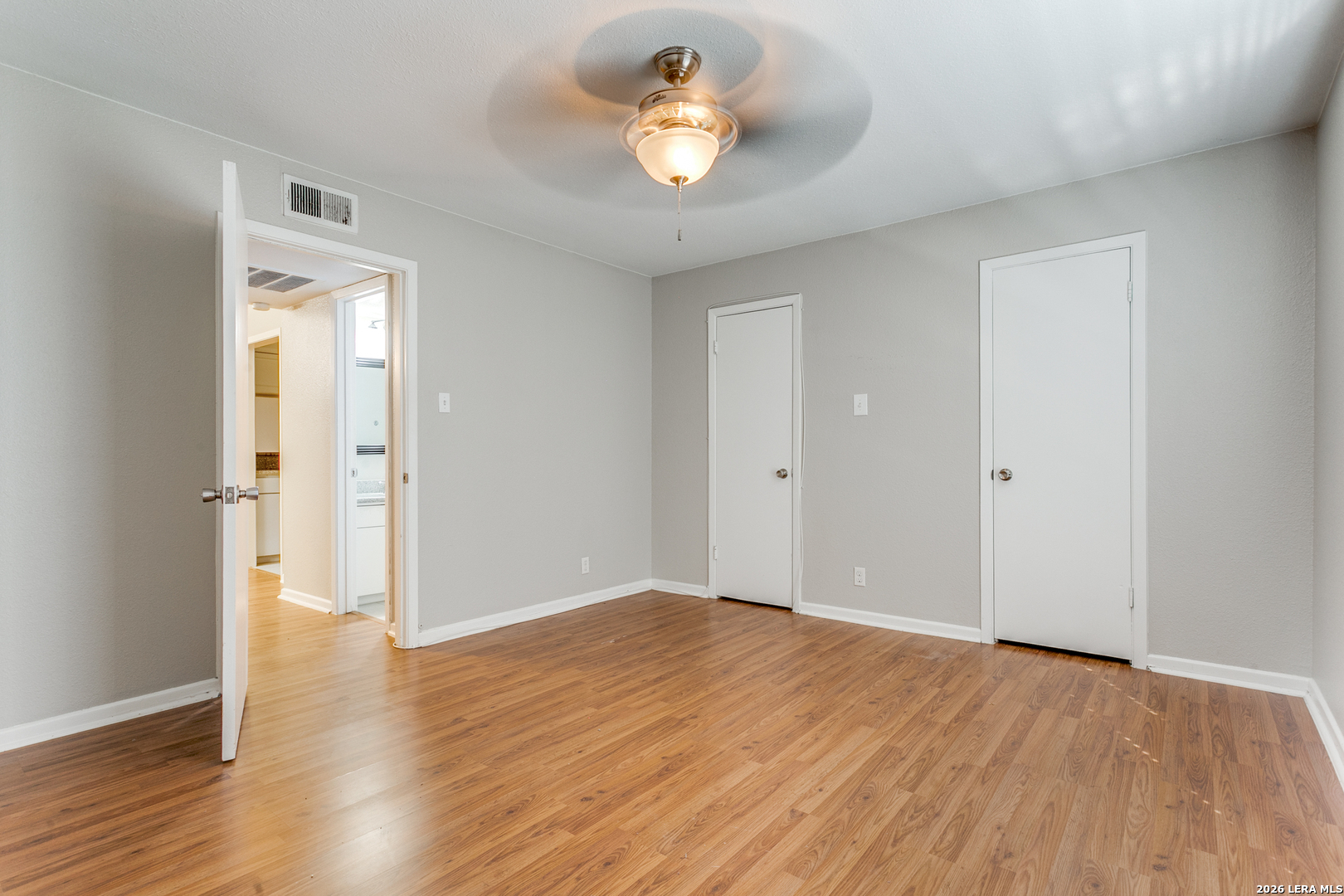 8401 N New Braunfels 207A