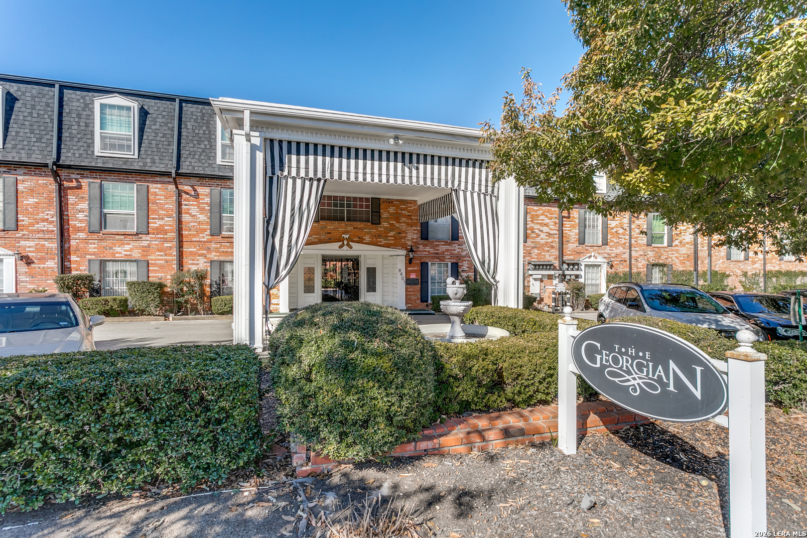 8401 N New Braunfels 207A