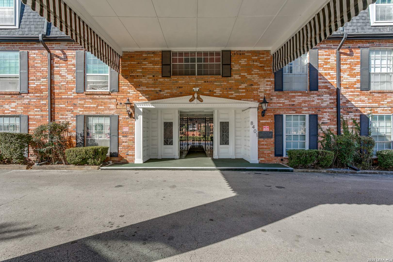 8401 N New Braunfels 207A