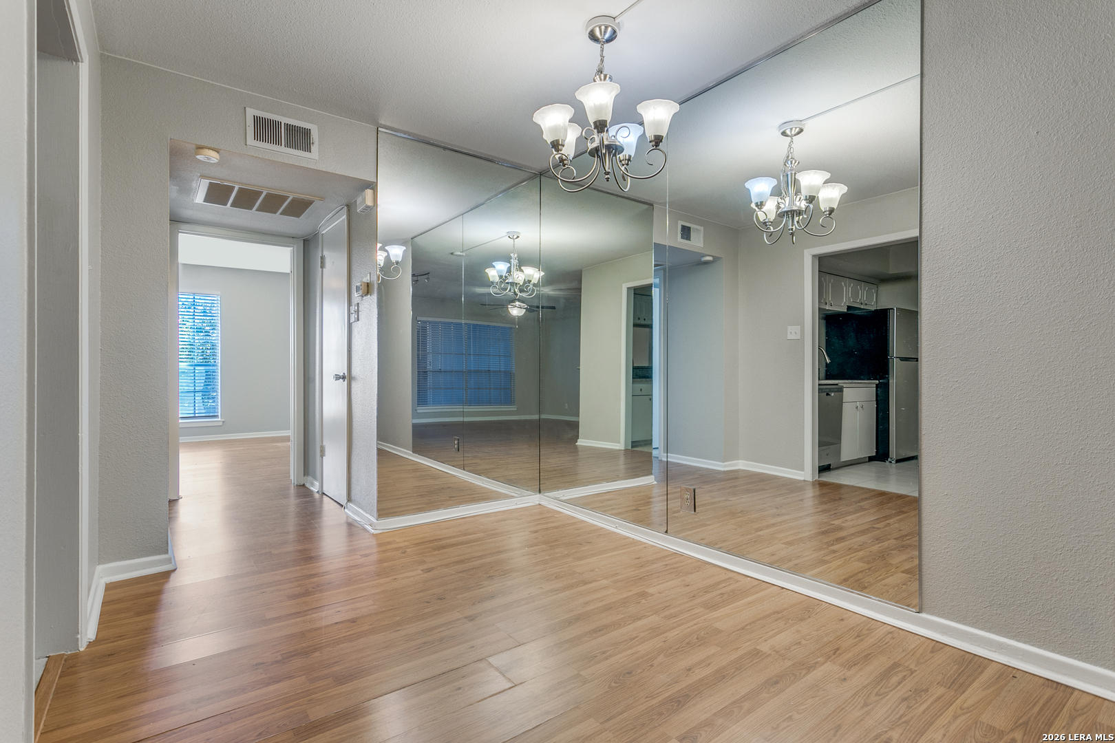 8401 N New Braunfels 207A