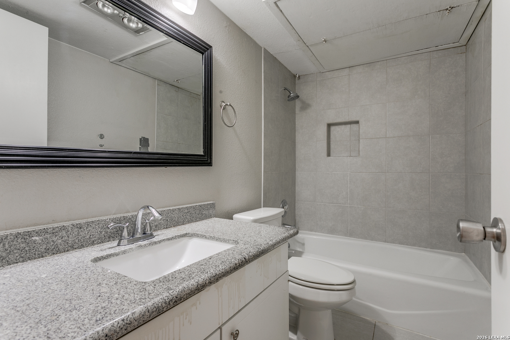 8401 N New Braunfels 207A