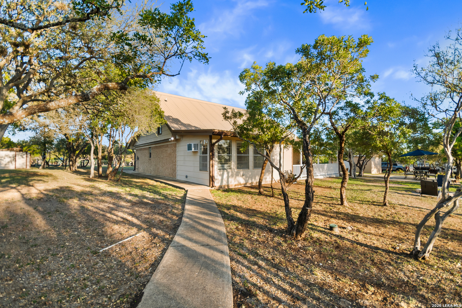 205 rolling oaks