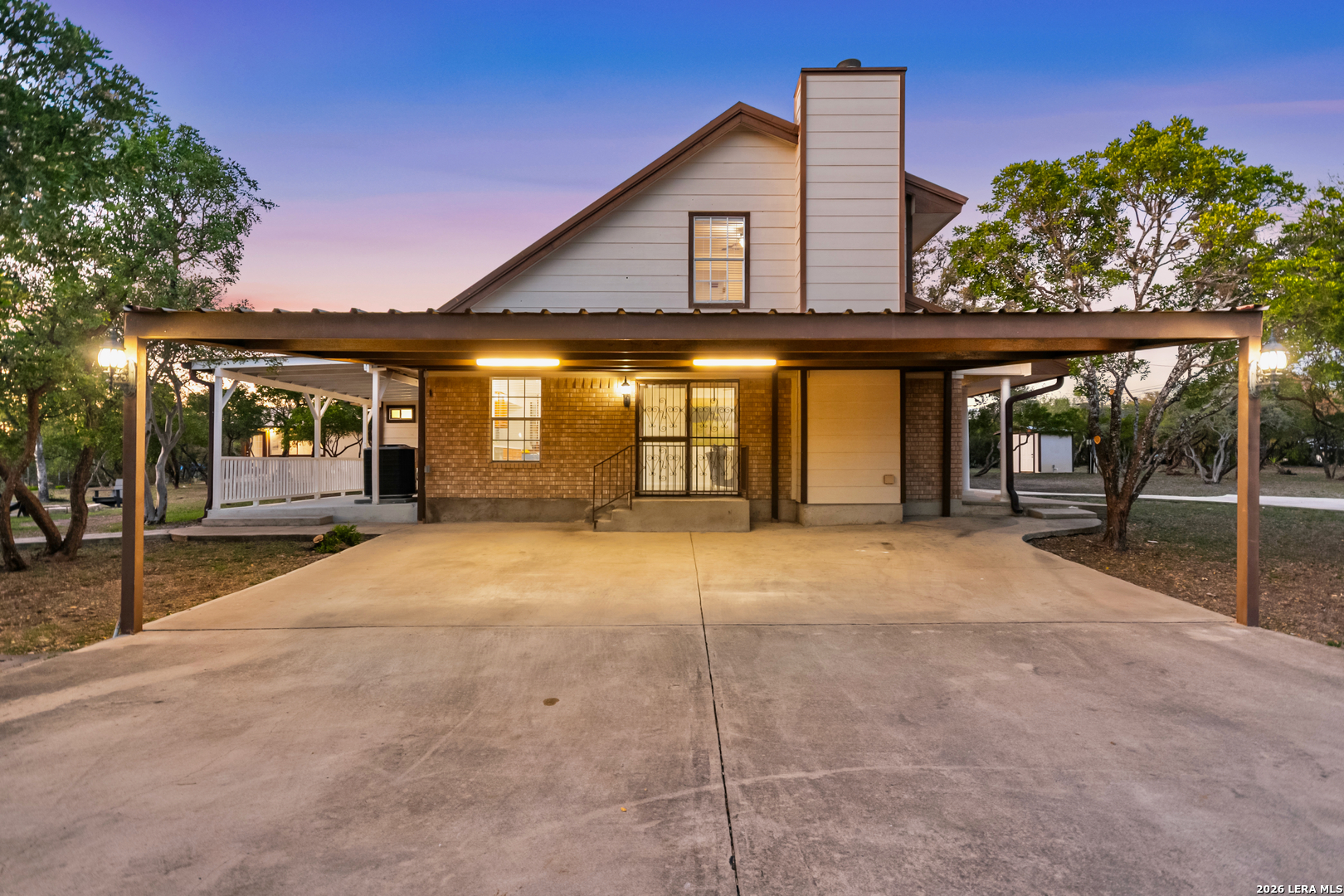 205 rolling oaks