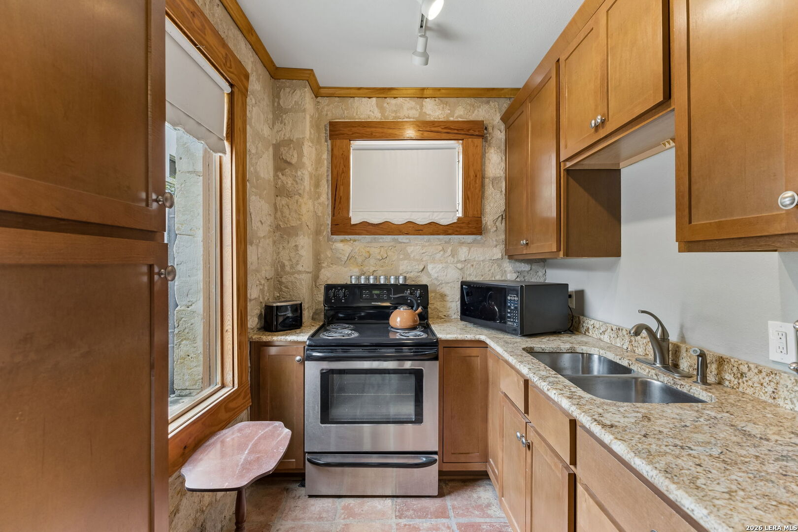 228 W Mulberry Ave