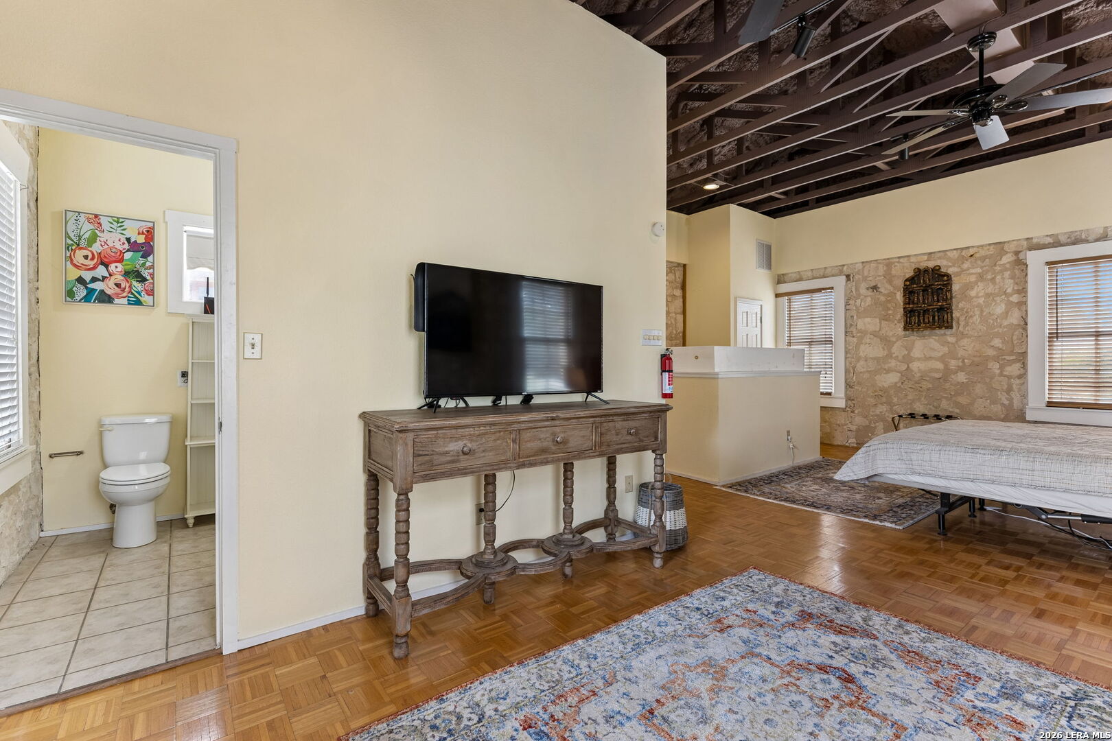 228 W Mulberry Ave