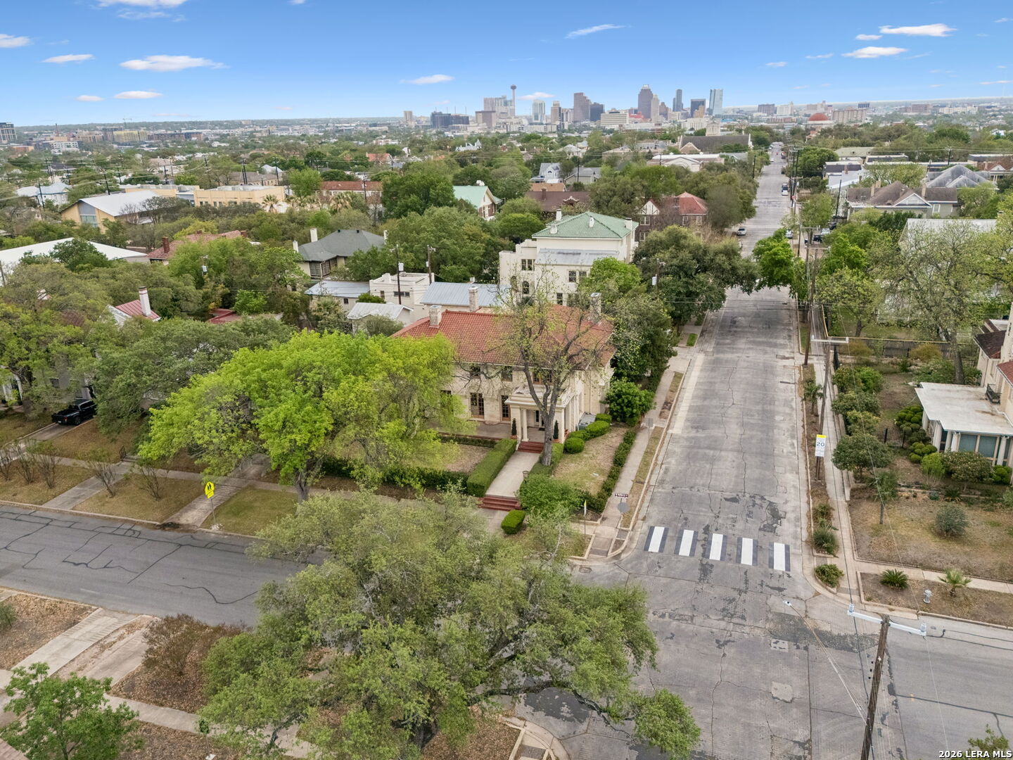 228 W Mulberry Ave