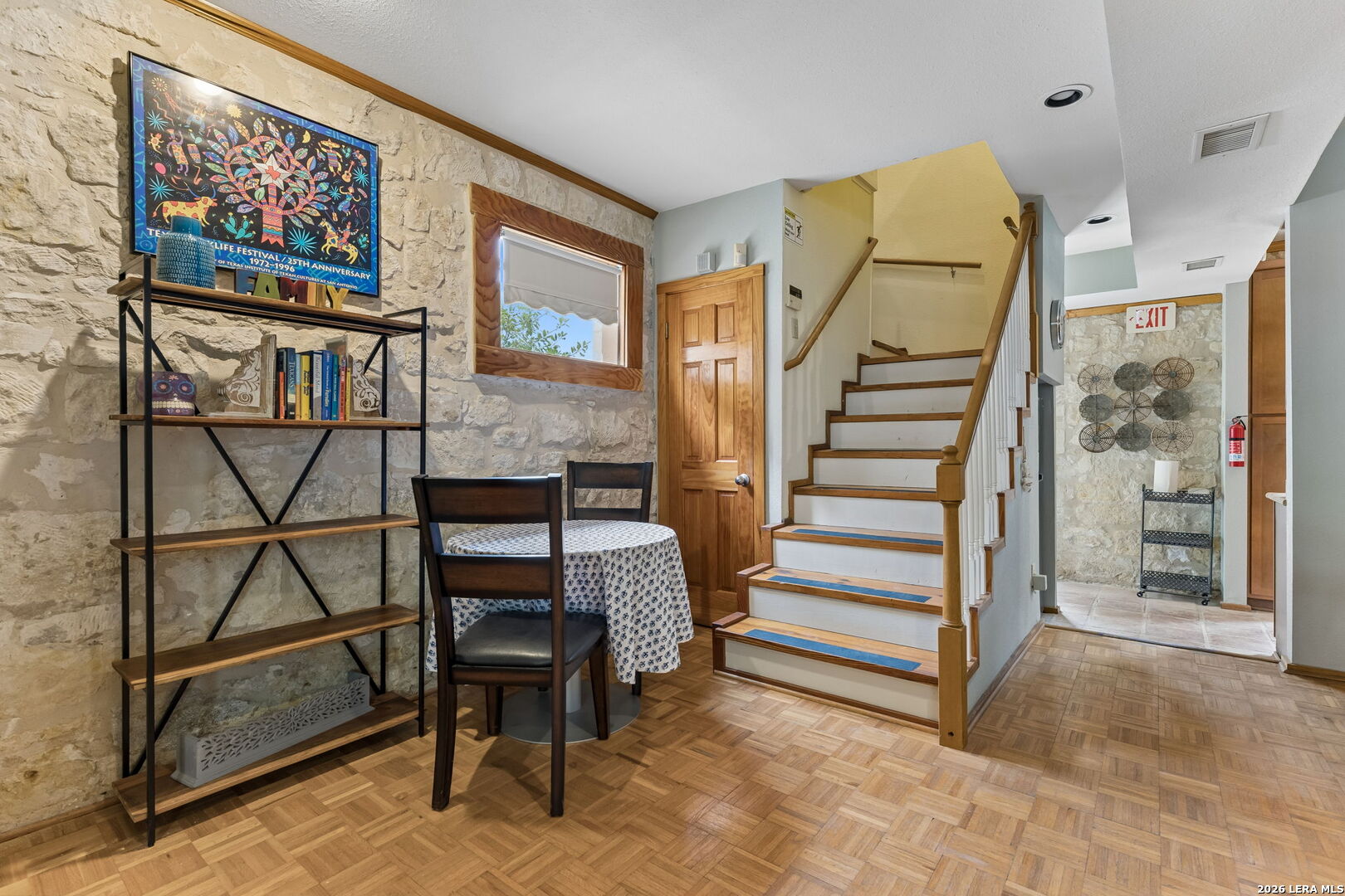 228 W Mulberry Ave
