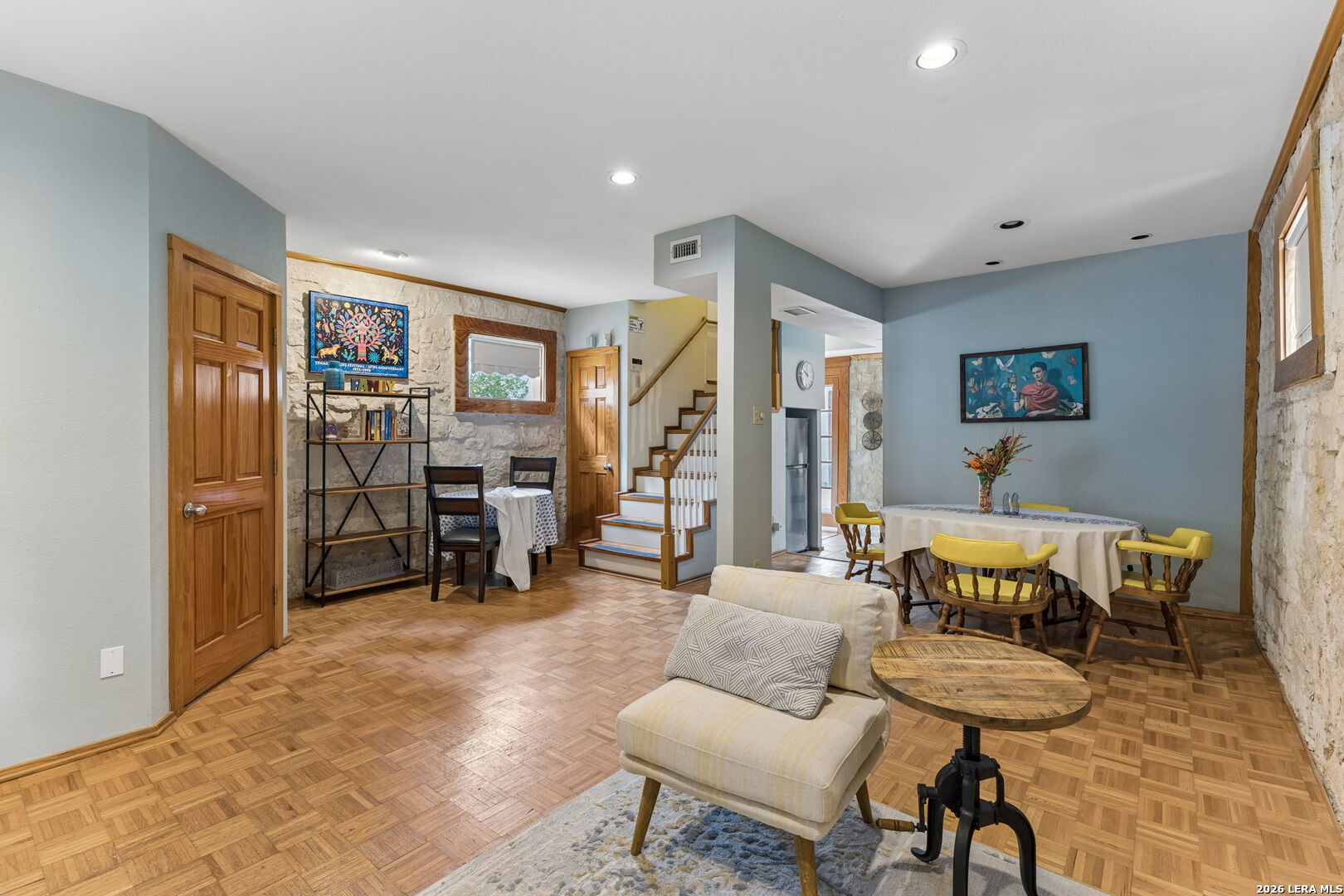 228 W Mulberry Ave
