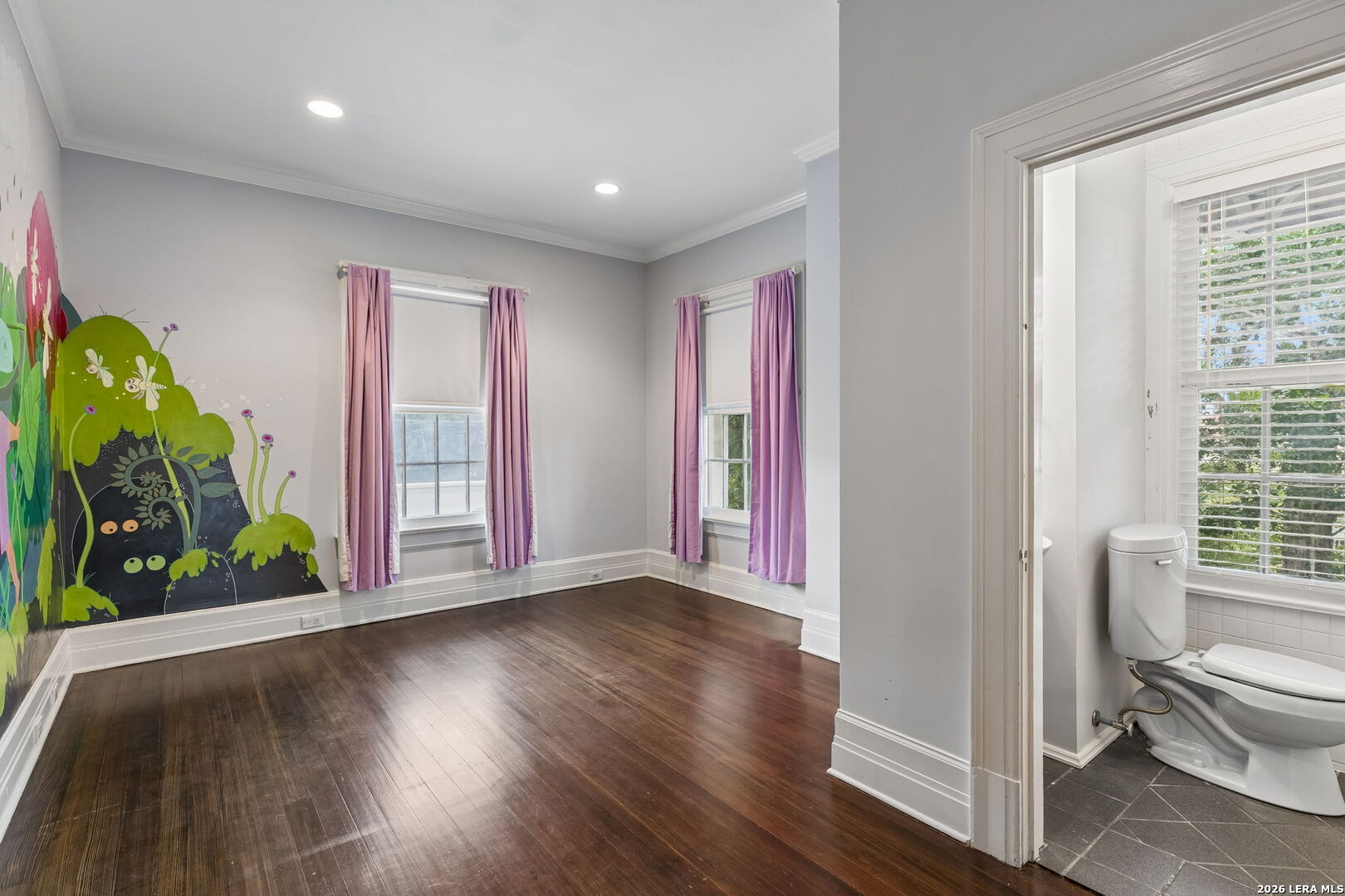 228 W Mulberry Ave
