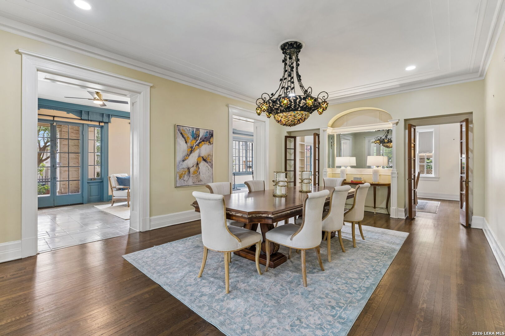 228 W Mulberry Ave