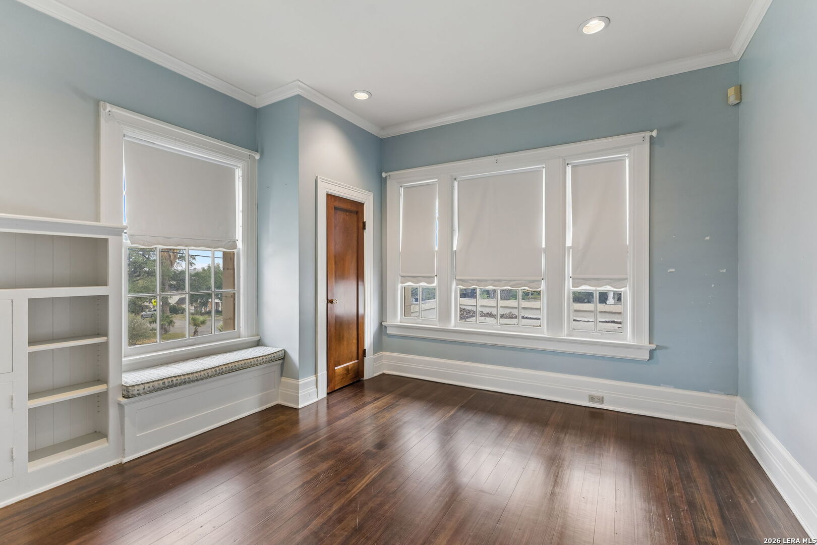 228 W Mulberry Ave