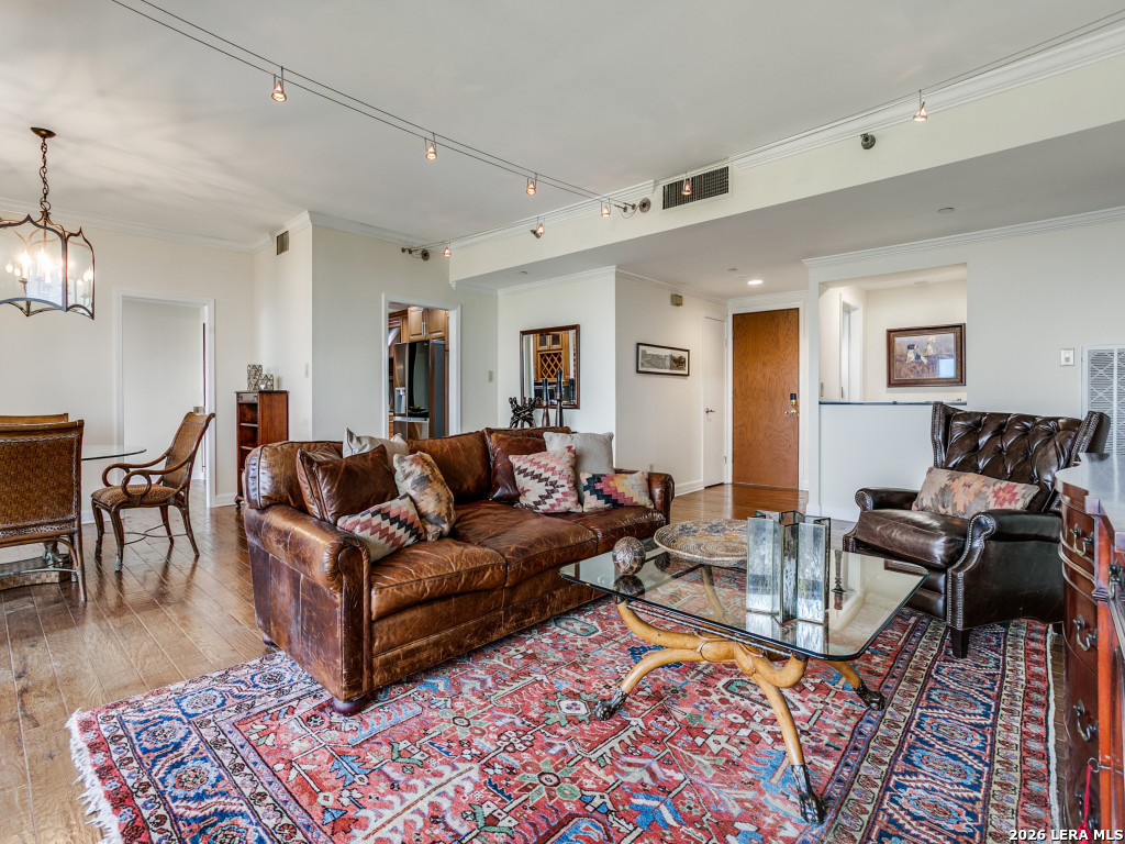 7887 Broadway 905