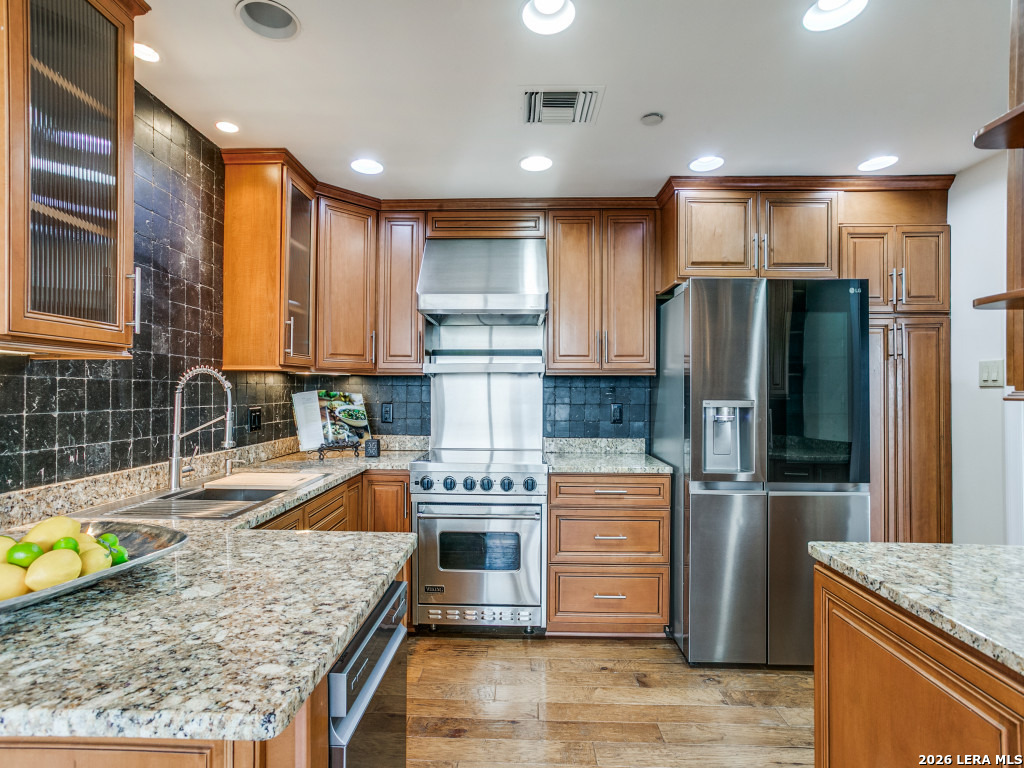 7887 Broadway 905