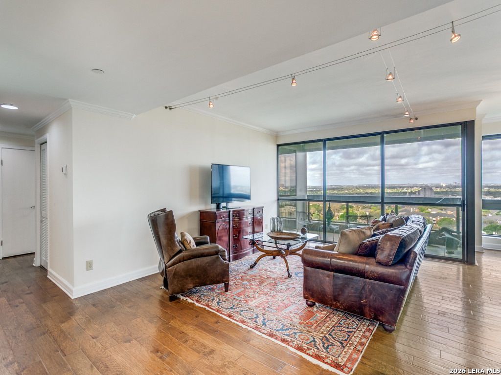 7887 Broadway 905