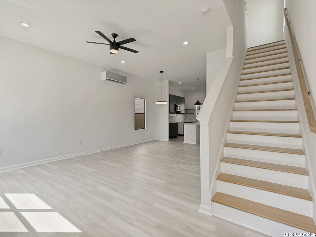 151 Vine St