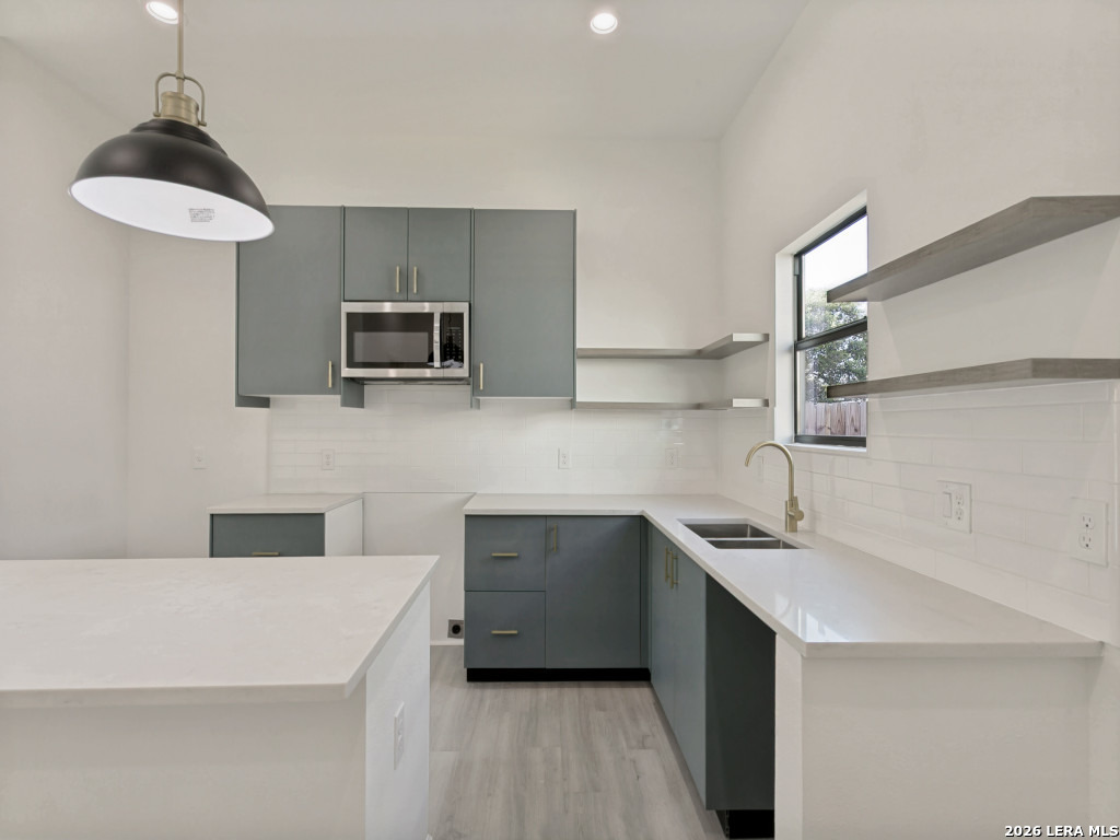151 Vine St