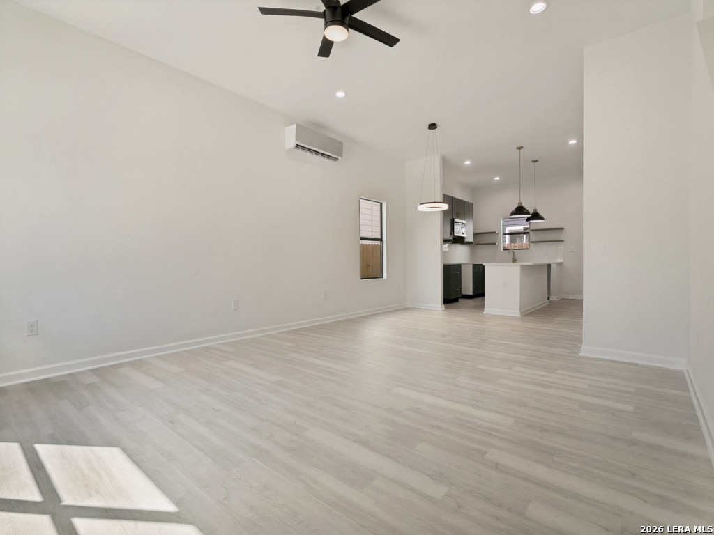 151 Vine St