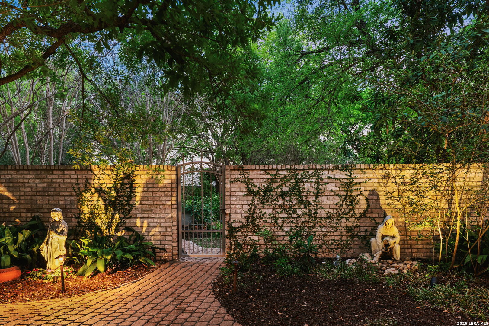 9 Scarborough Square