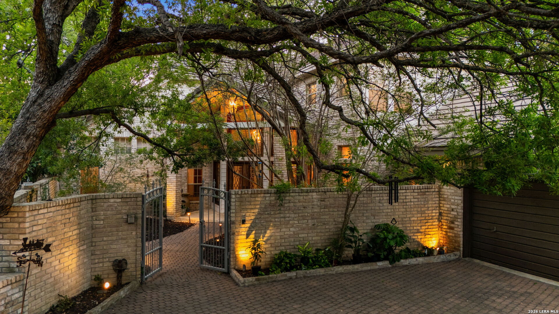 9 Scarborough Square