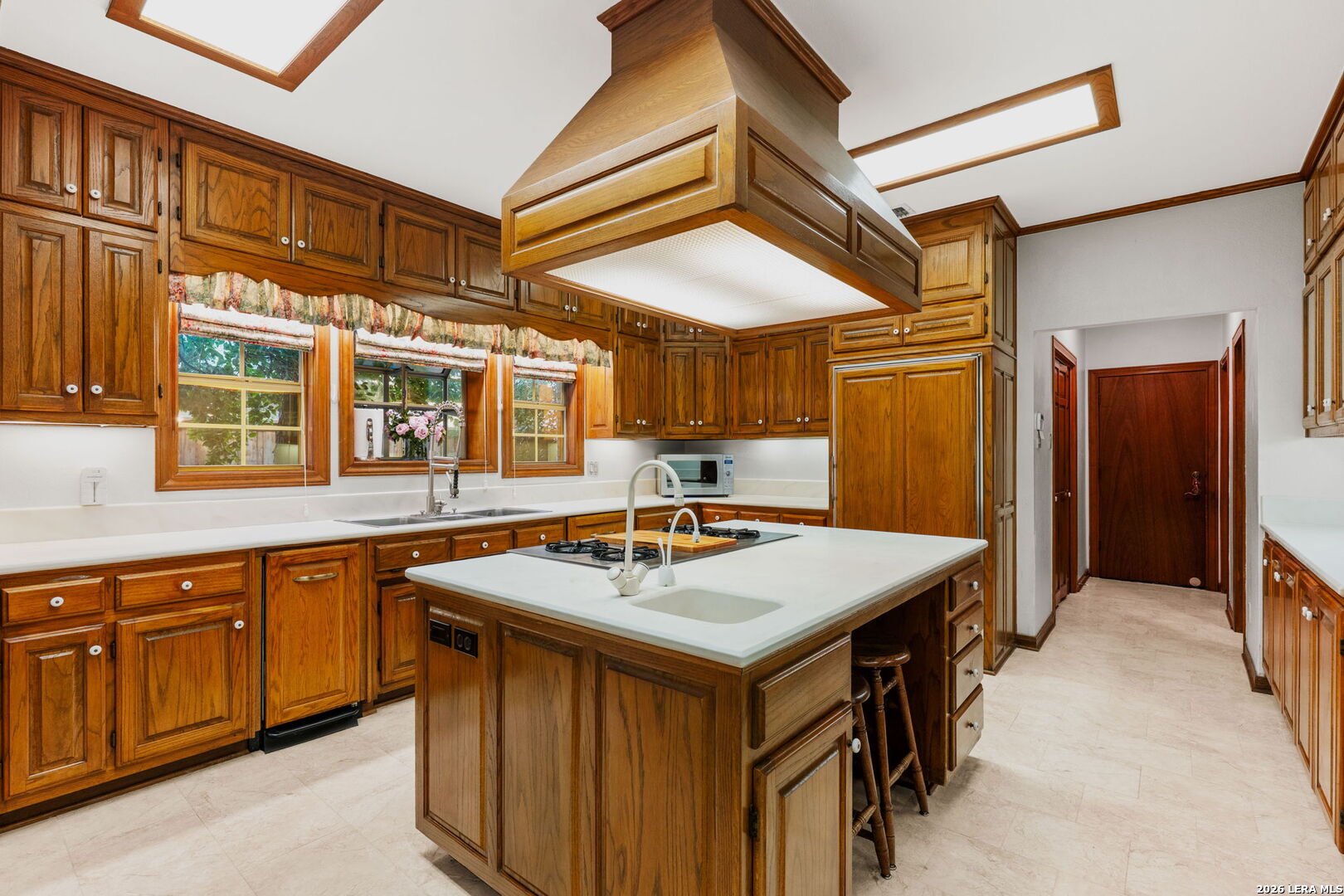 9 Scarborough Square