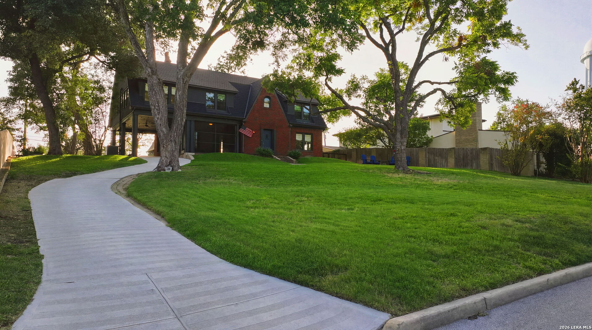 110 Henderson St