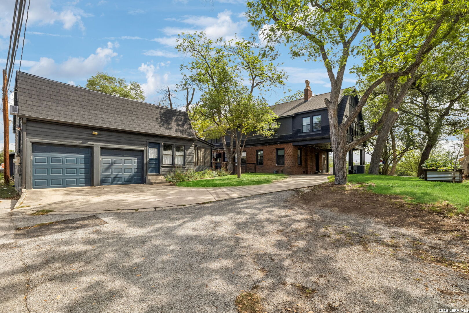 110 Henderson St