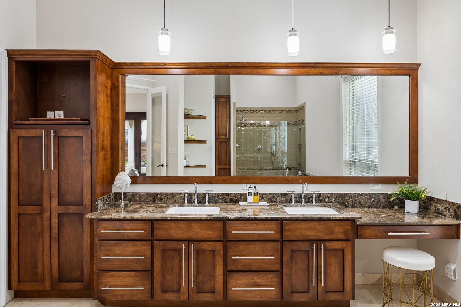 451 Laramie Dr
