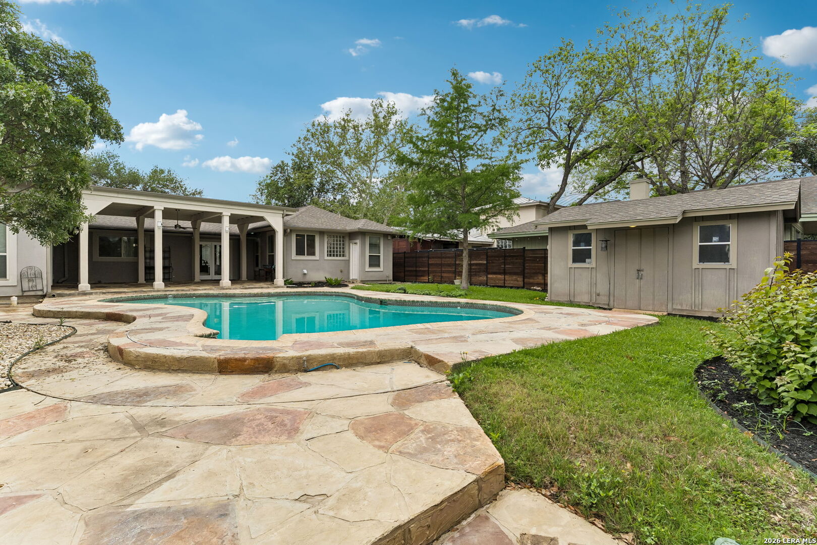451 Laramie Dr
