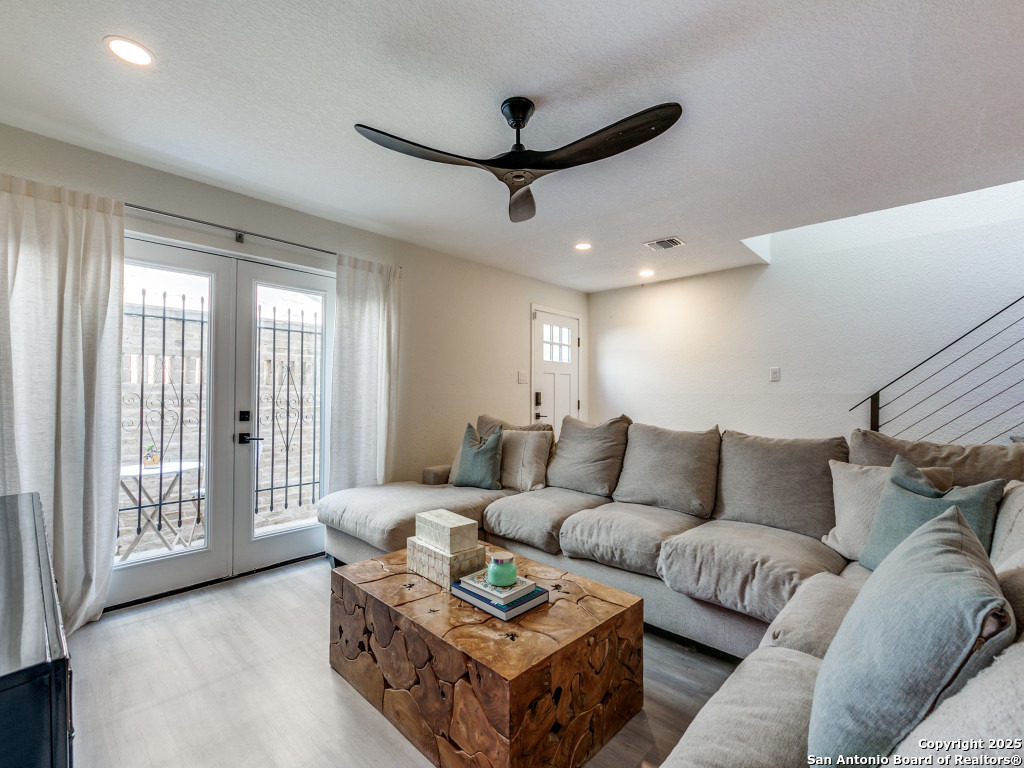 166 Elizabeth Rd C