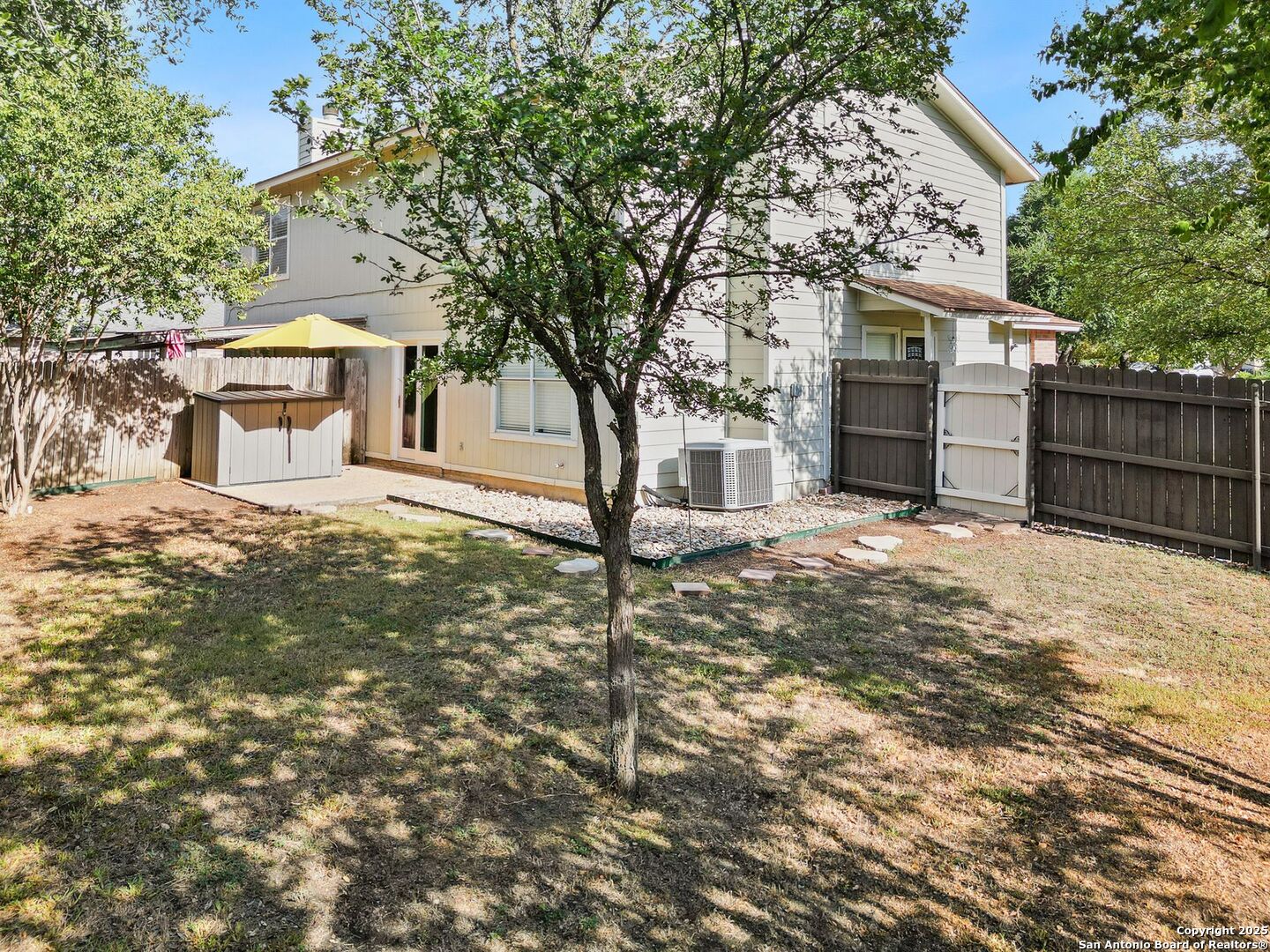 6310 Club Oaks