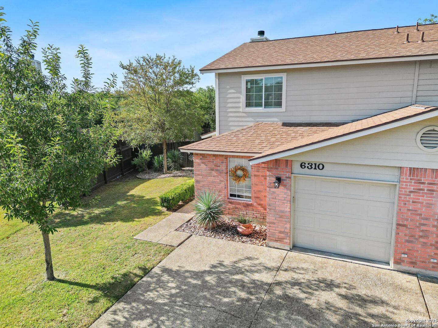 6310 Club Oaks