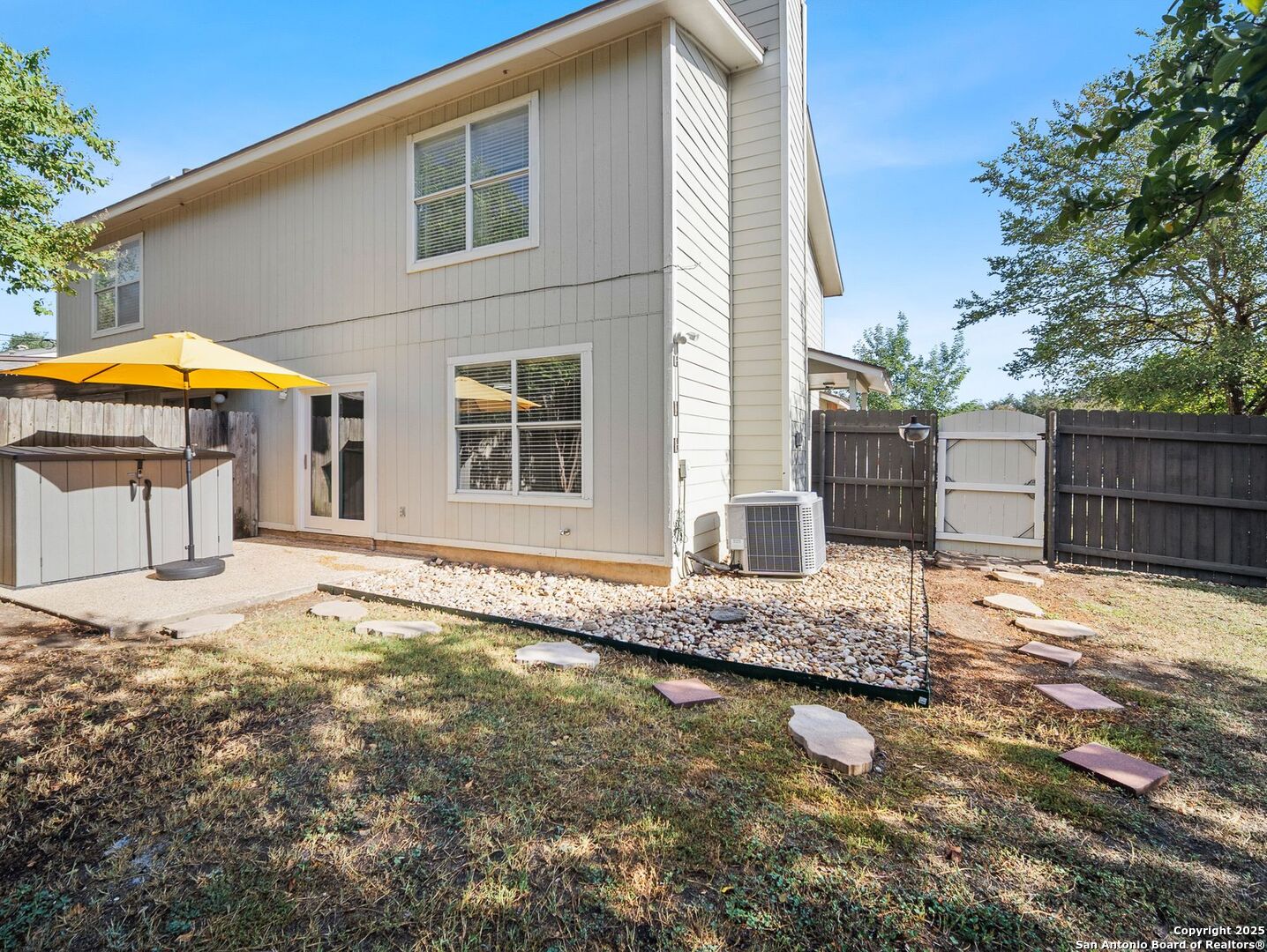 6310 Club Oaks