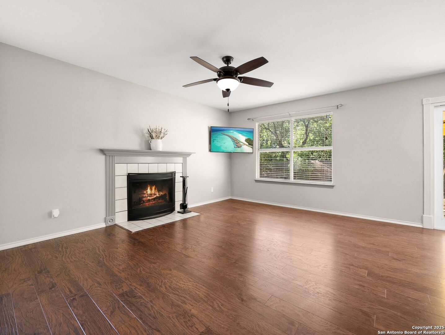 6310 Club Oaks