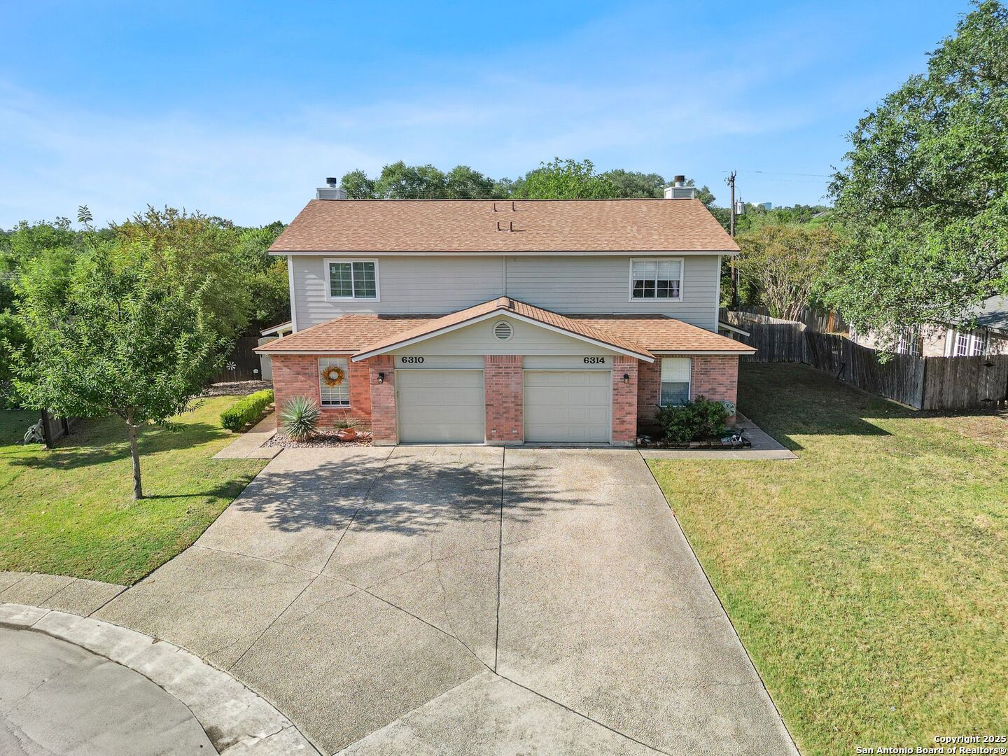 6310 Club Oaks