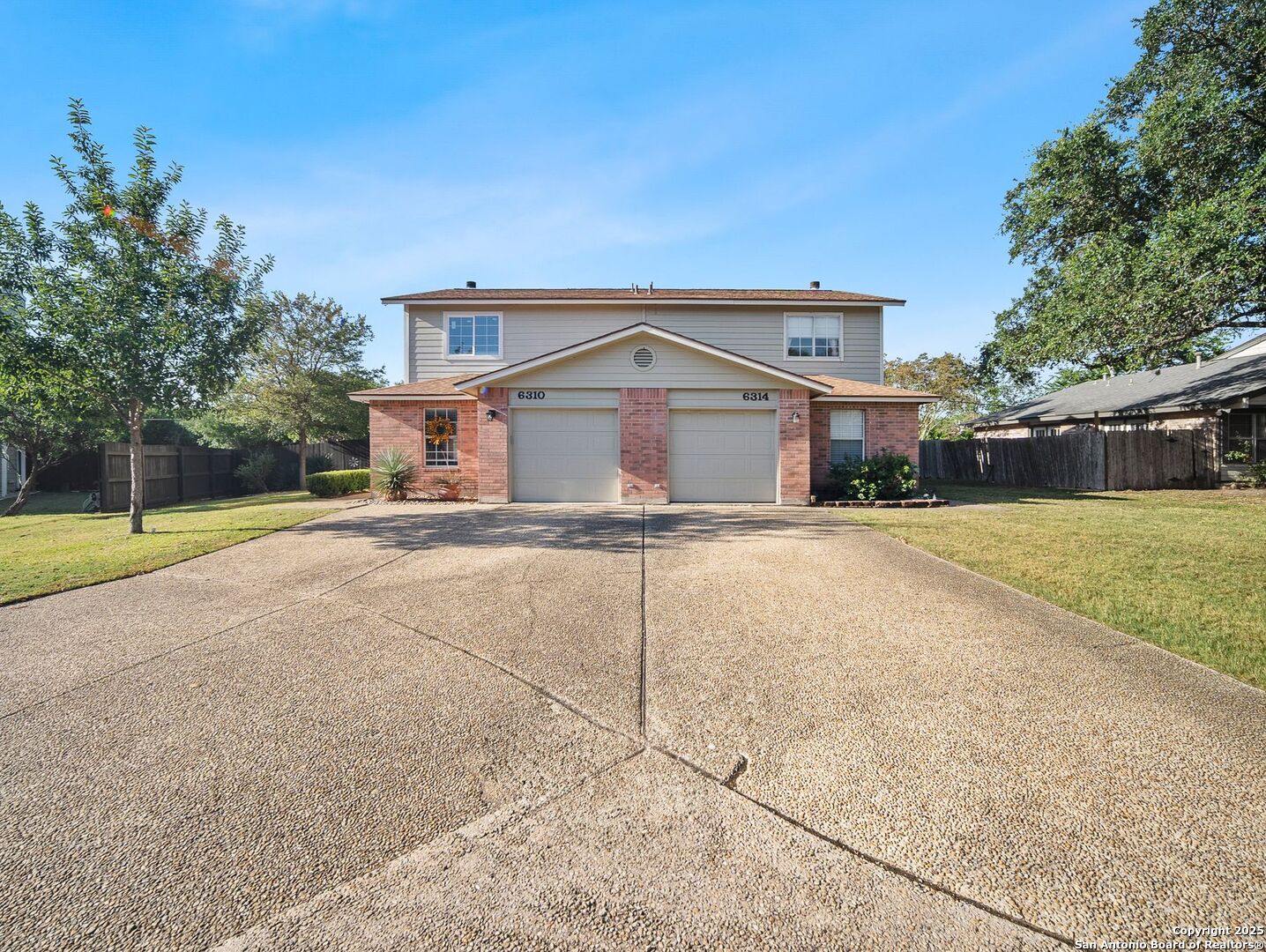 6310 Club Oaks