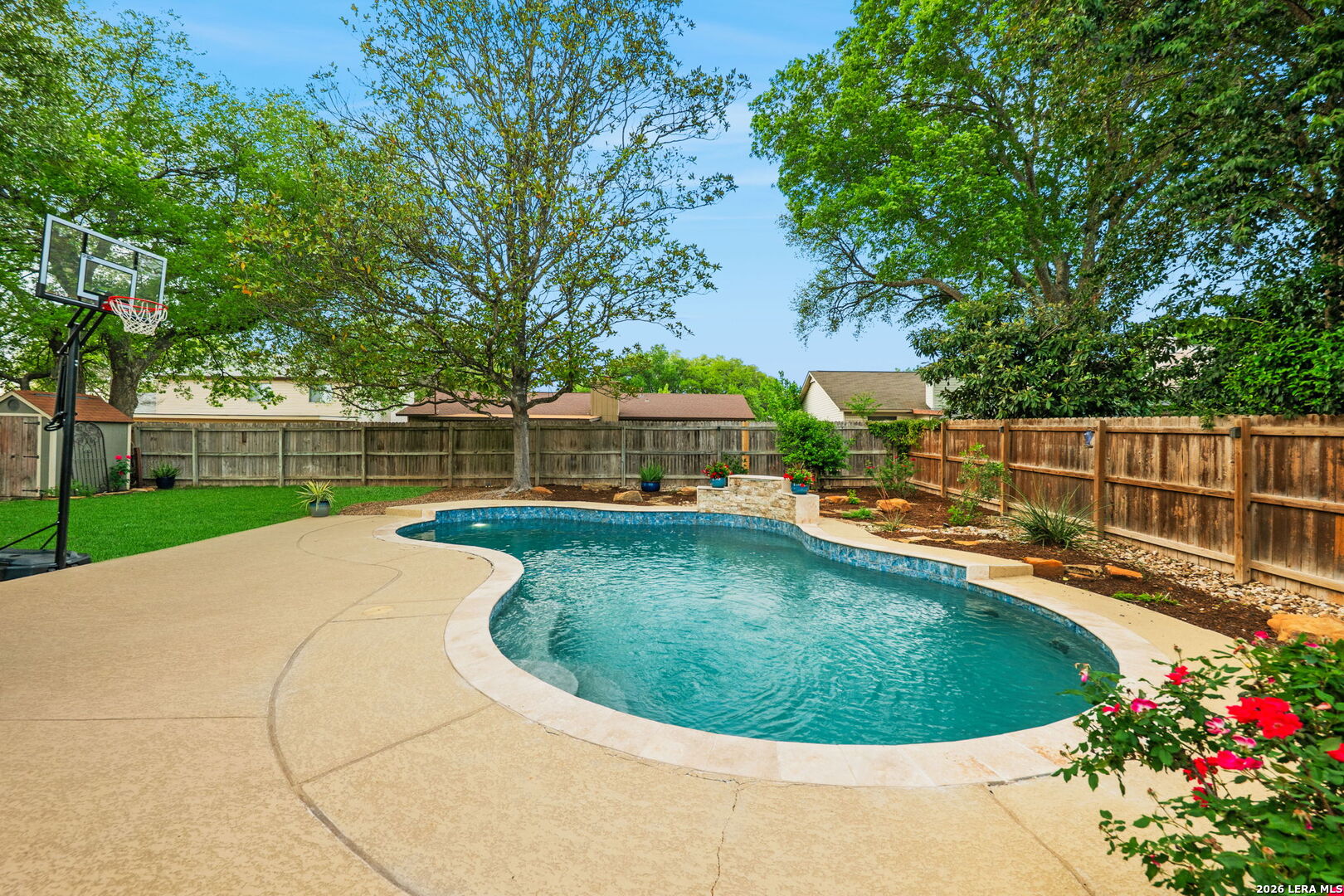 5827 Lost Creek