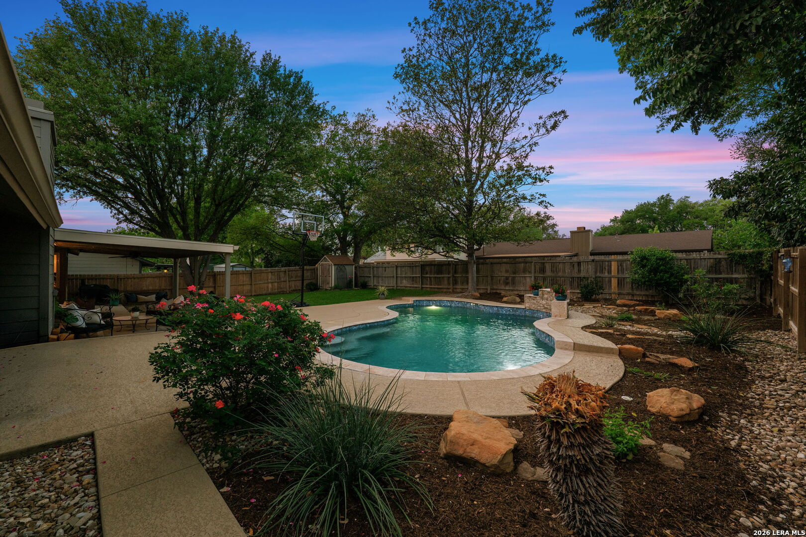 5827 Lost Creek