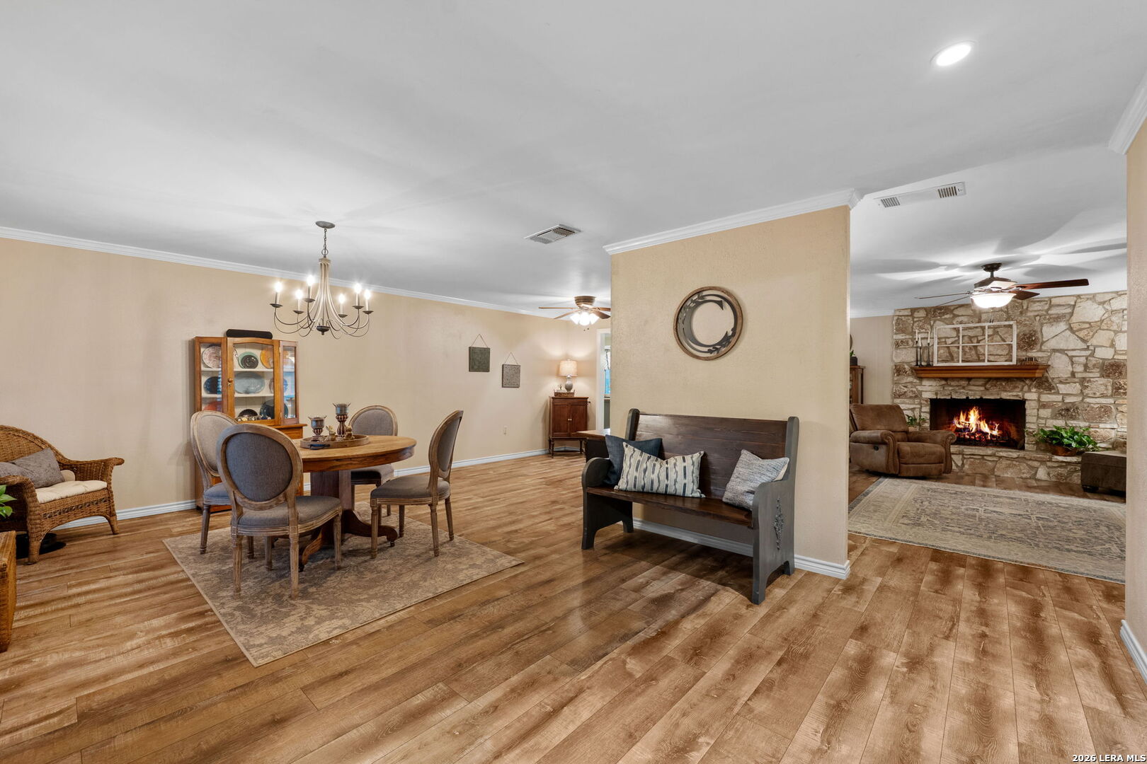 5827 Lost Creek
