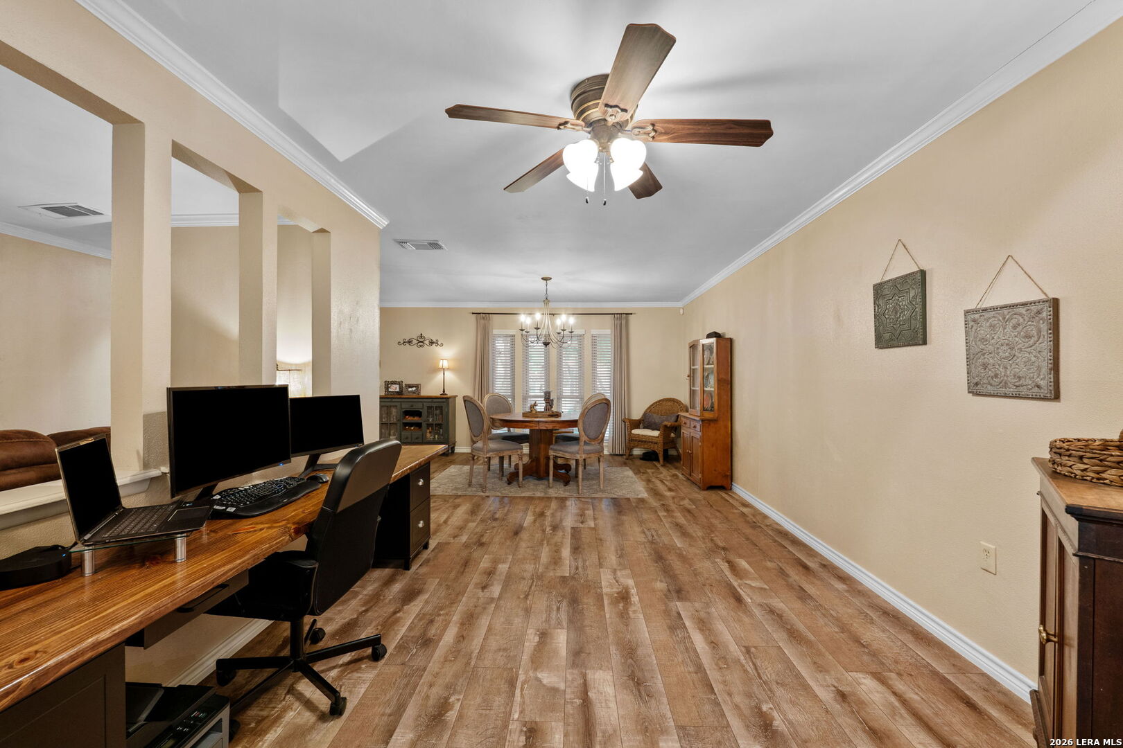 5827 Lost Creek