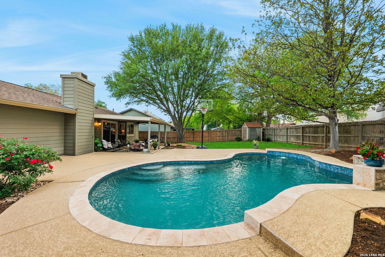5827 Lost Creek