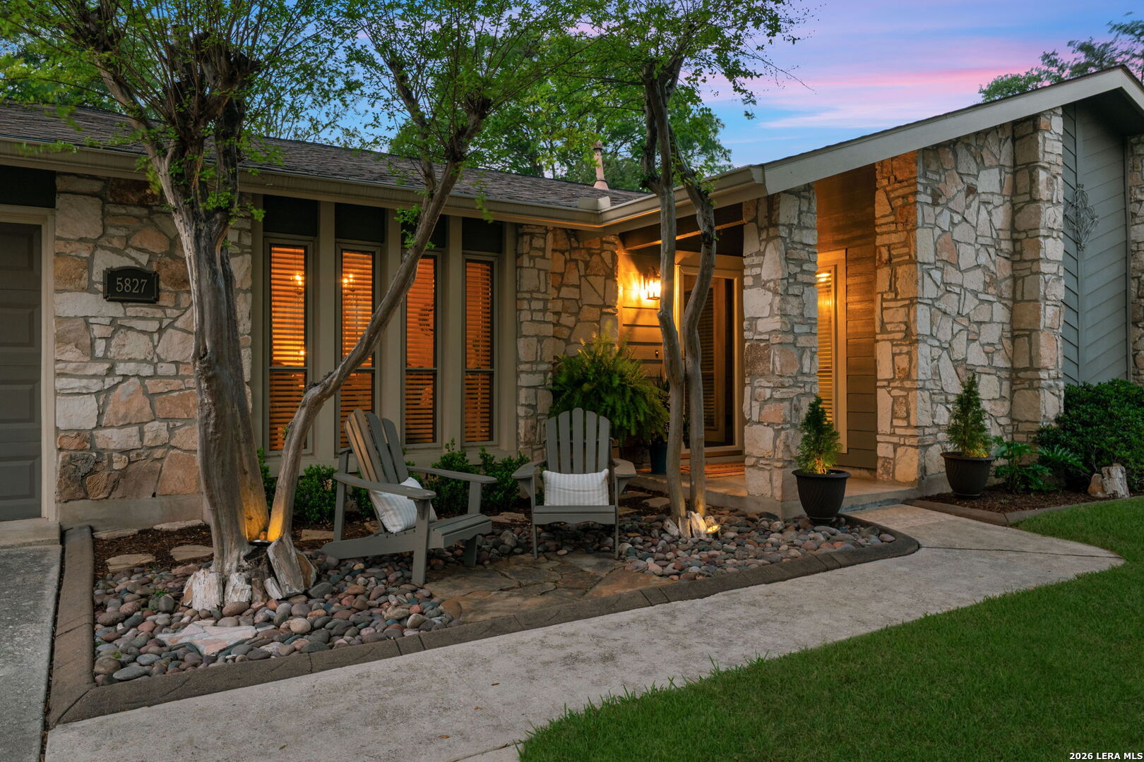 5827 Lost Creek