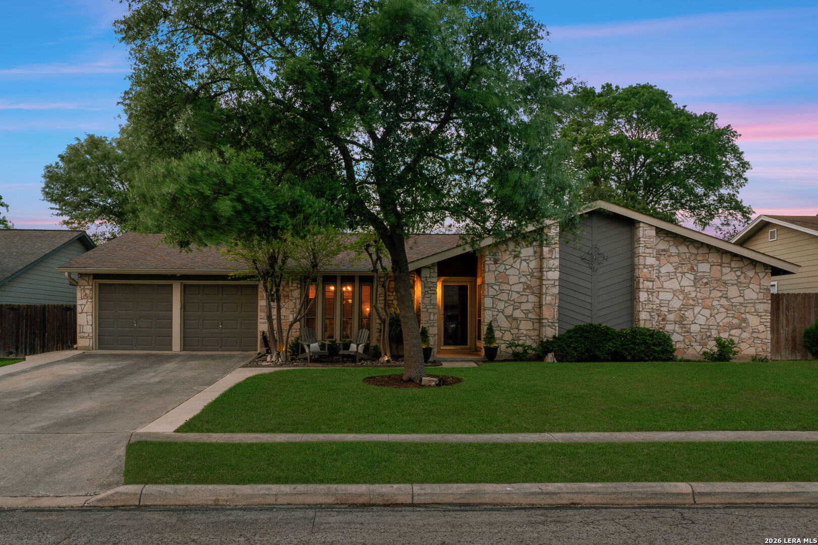 5827 Lost Creek