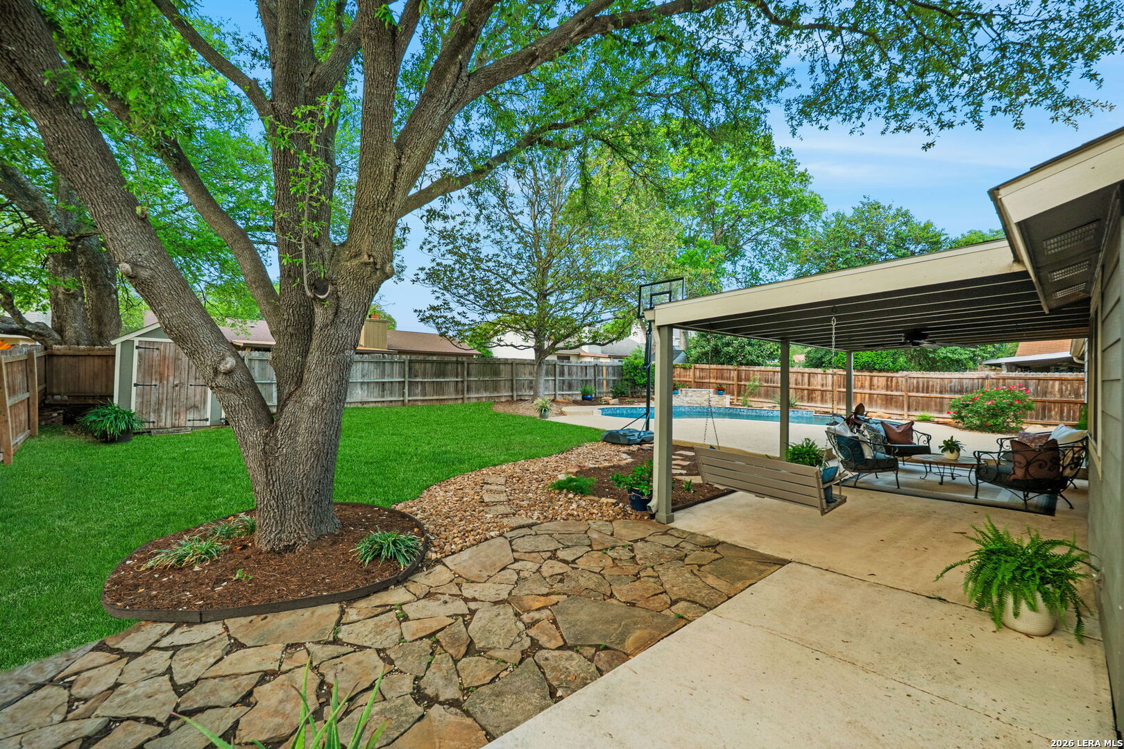 5827 Lost Creek